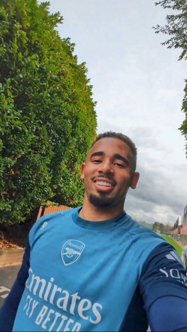 已伤缺10个月！28岁热苏斯正式回归阿森纳练习  ，复出在即